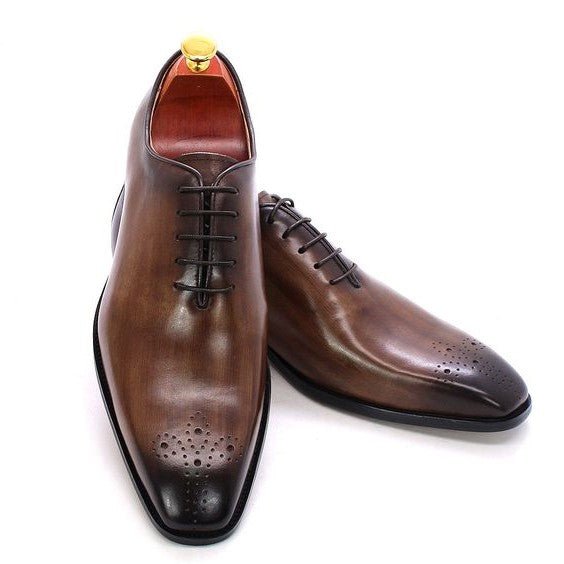 The Vamp – Black Whole Cut Medallion Toe Oxford | Leather Shoe